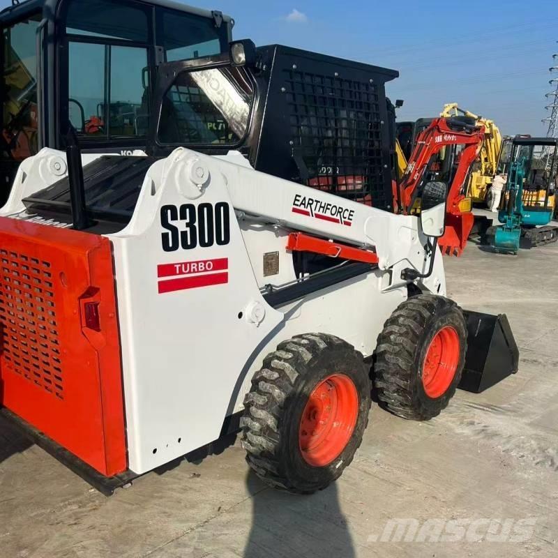 Bobcat S 300 Šmykom riadené nakladače