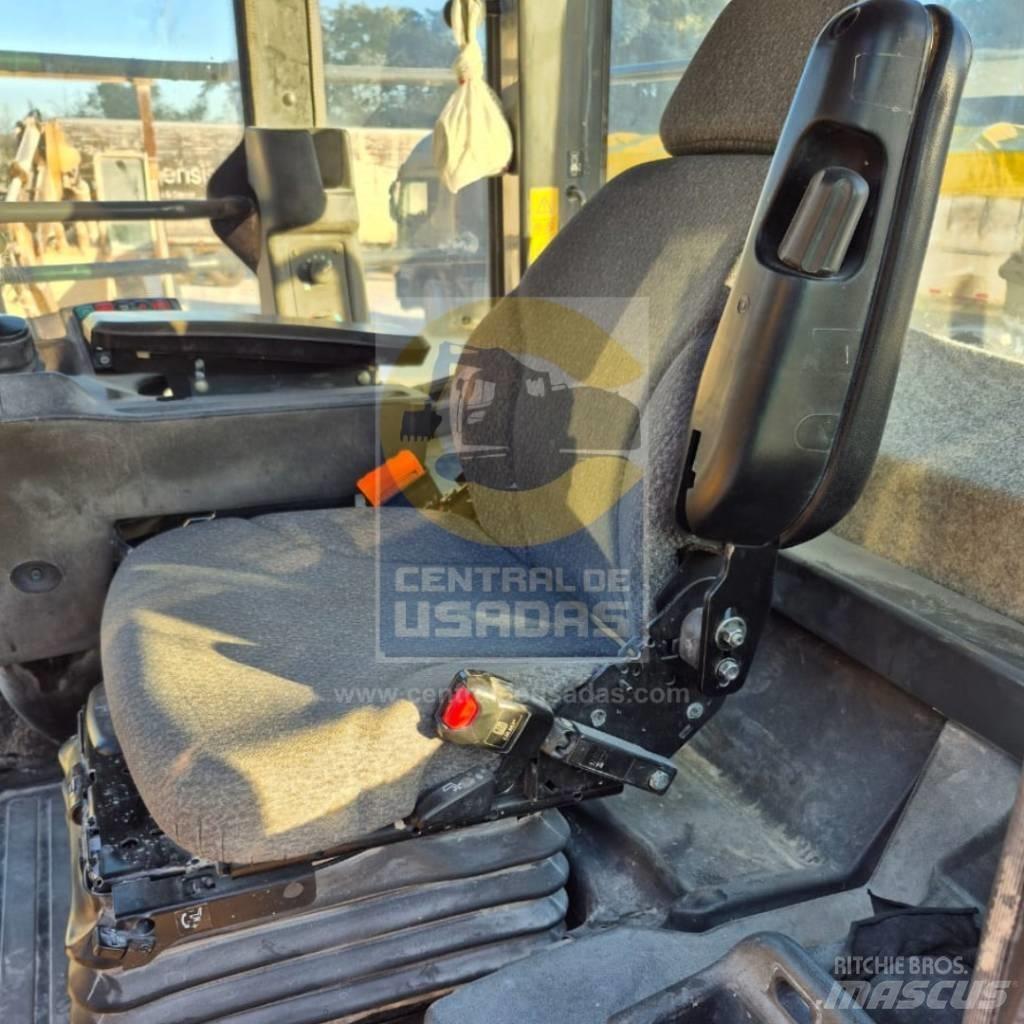 John Deere 724 K Kolesové nakladače