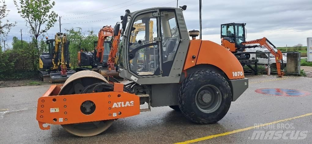 Atlas 1070 Pôdne kompaktory