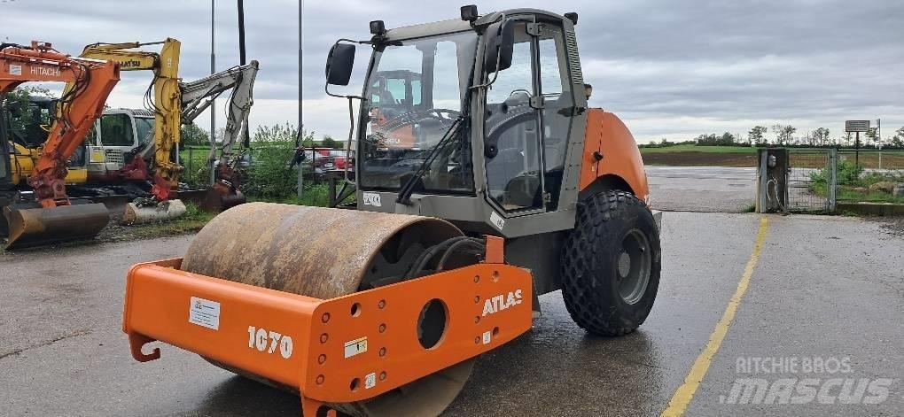 Atlas 1070 Pôdne kompaktory