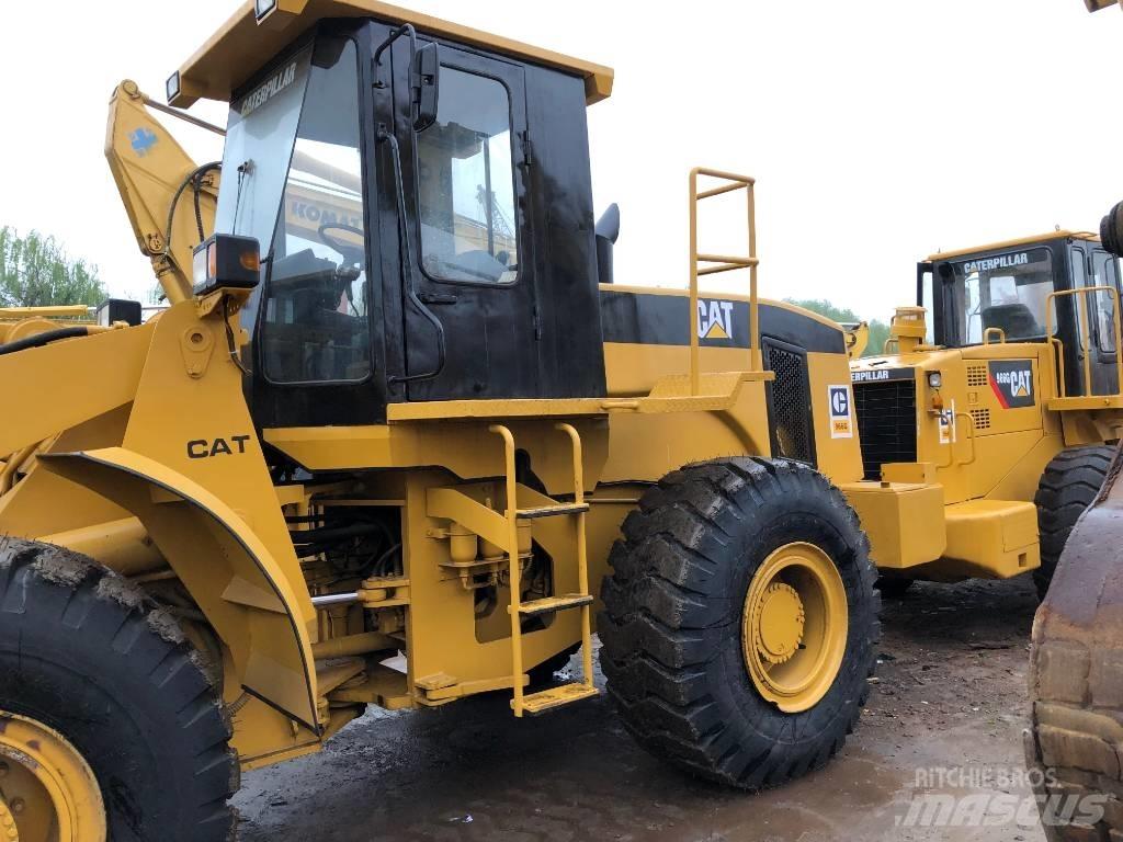 CAT 966 Kolesové nakladače