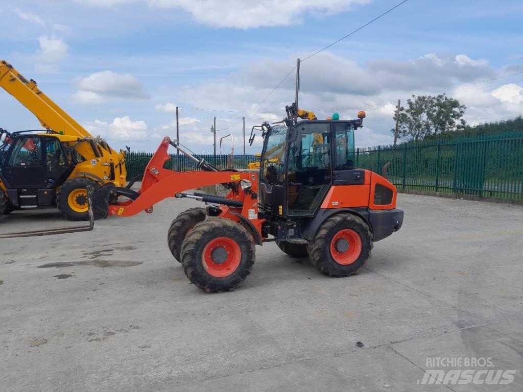 Kubota R 085 Kolesové nakladače