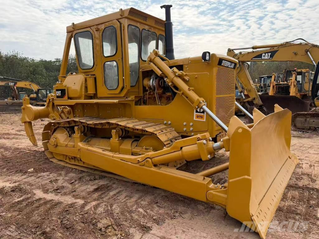 CAT D7G Pásové dozéry