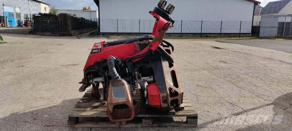 Komatsu 365.1 Žatevné hlavy