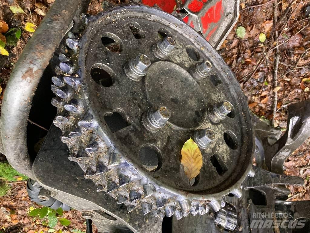 Komatsu 365.1 Žatevné hlavy