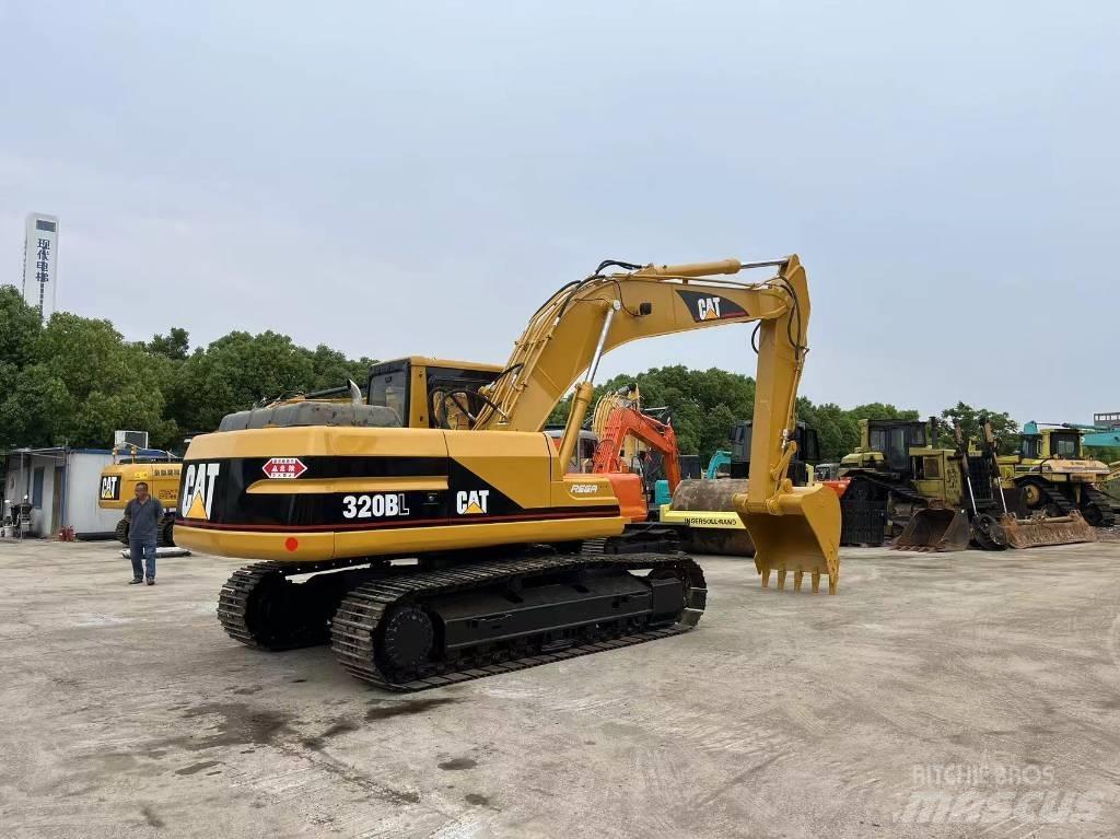 CAT 320 B L Pásové rýpadlá