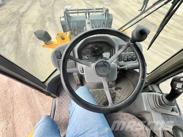 Volvo L 30 G Kolesové nakladače