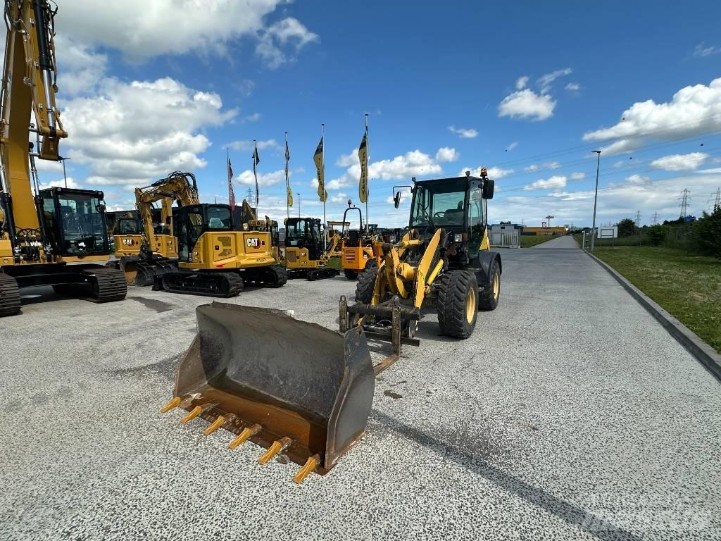 Komatsu WA 80 Kolesové nakladače