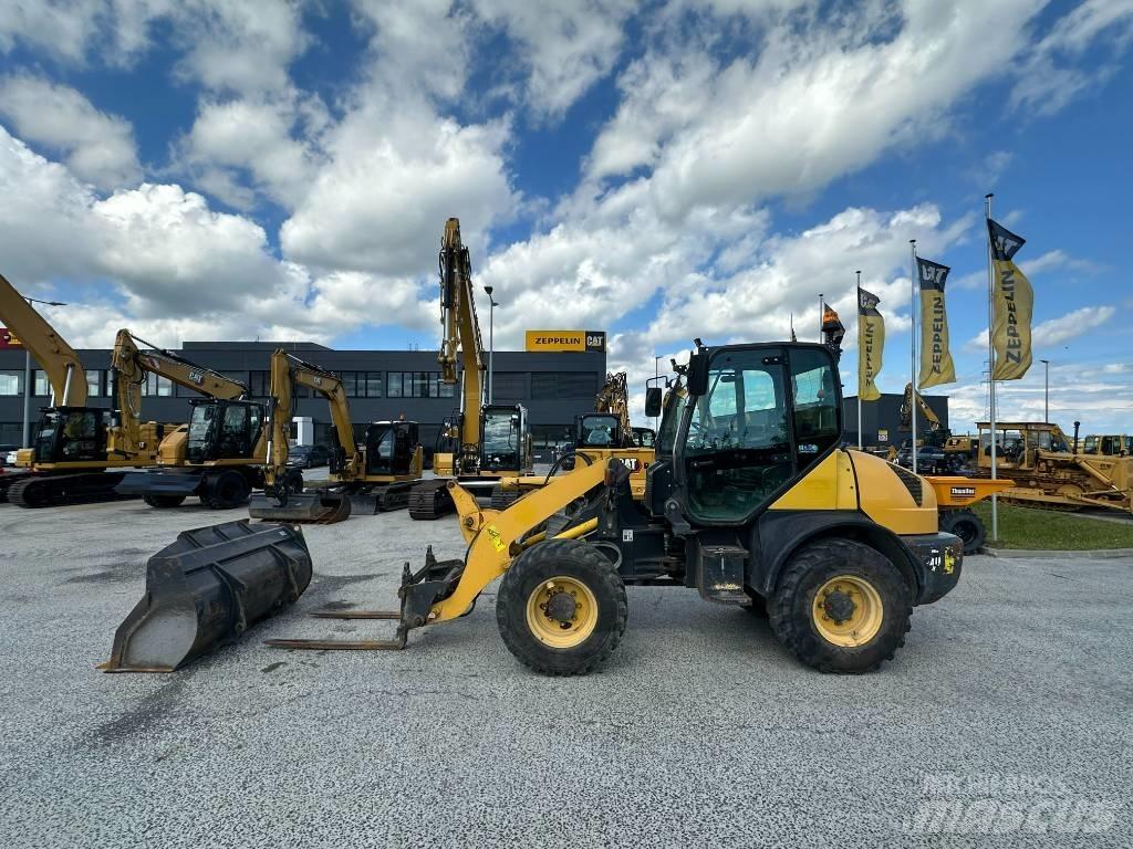 Komatsu WA 80 Kolesové nakladače