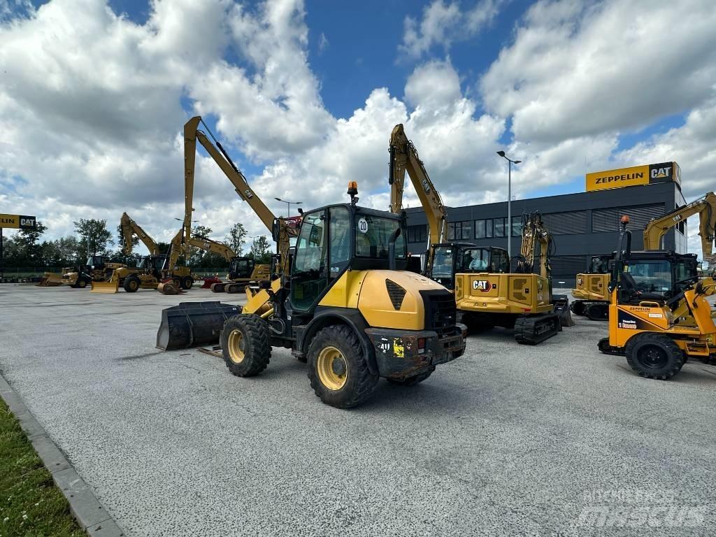 Komatsu WA 80 Kolesové nakladače