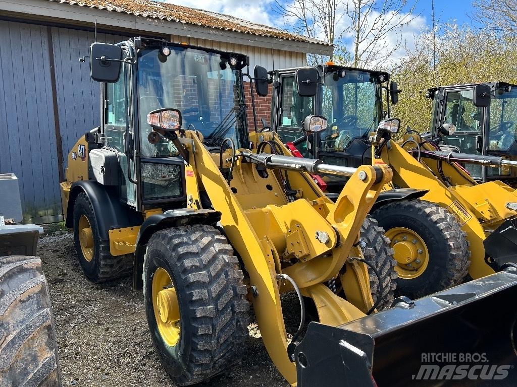CAT 906 Kolesové nakladače