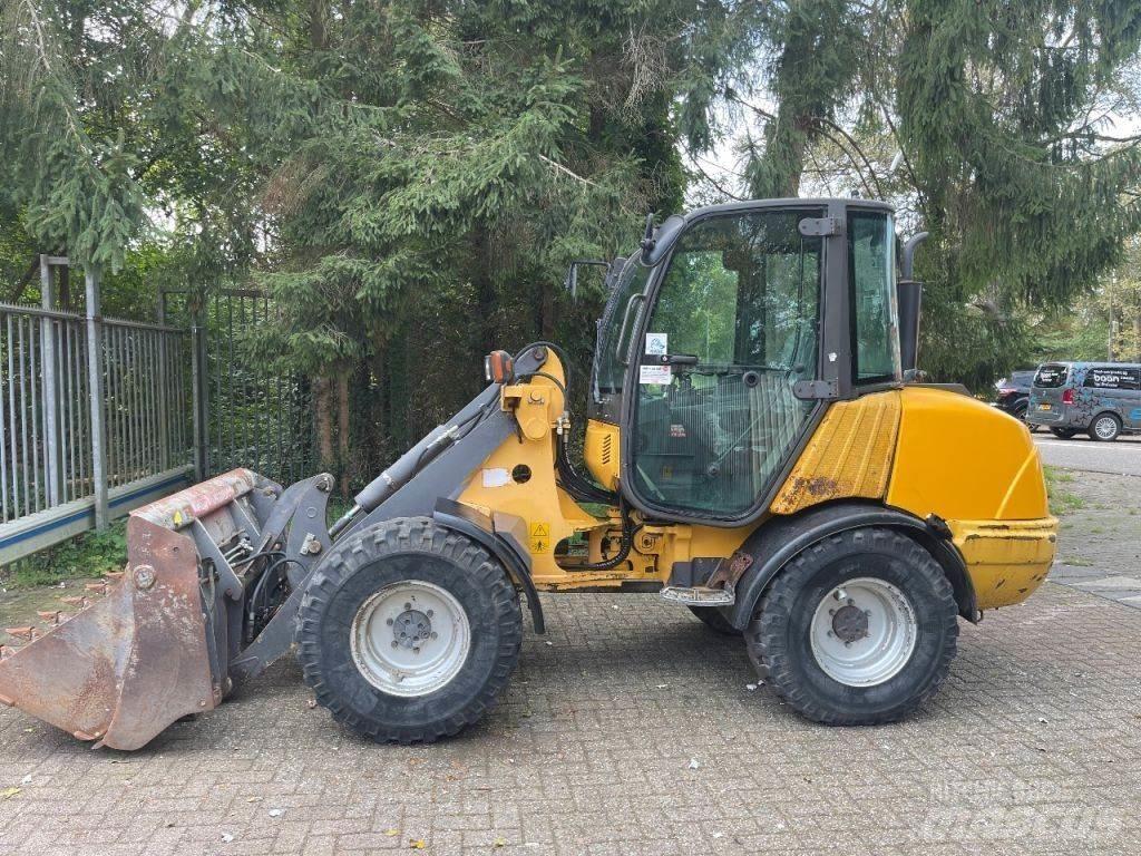 Volvo L25 Kolesové nakladače