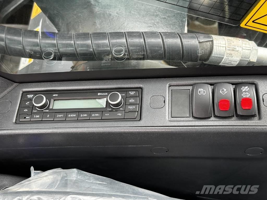 Hyundai HX 220 AL Pásové rýpadlá