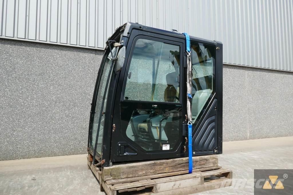 CAT 352F Cab Kabíny a interiér