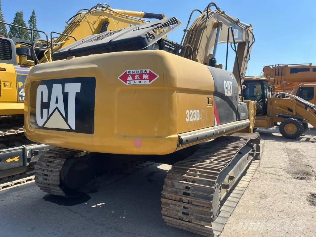 CAT 323 D L Pásové rýpadlá