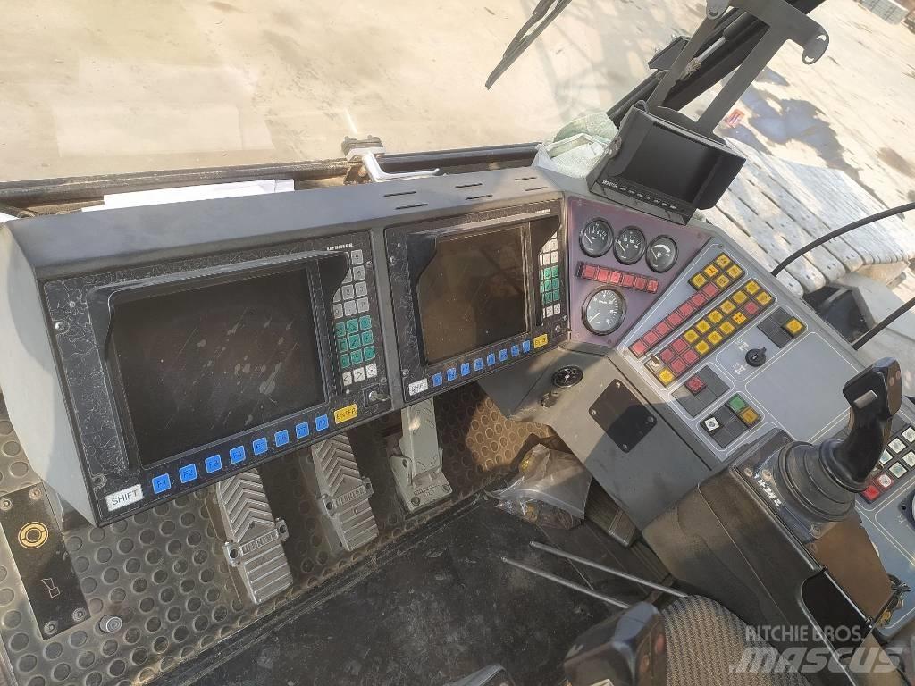 Liebherr LR 1400-2 Pásové žeriavy