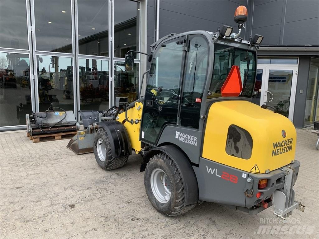 Wacker Neuson WL 28 Kolesové nakladače