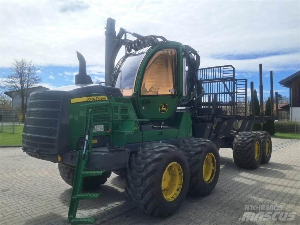 John Deere 1210 G Lesné traktory