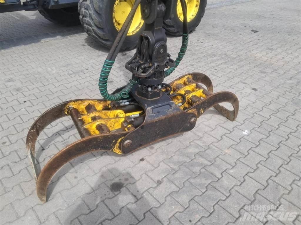 John Deere 1210 G Lesné traktory