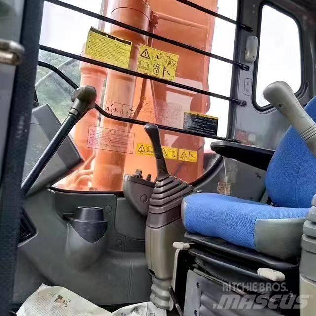 Hitachi EX 120 Pásové rýpadlá