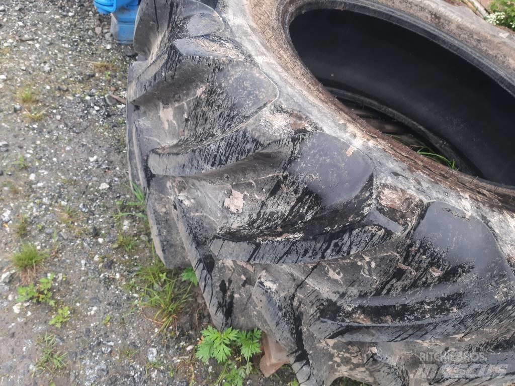 BKT 580/70R38 Pneumatiky, kolesá a ráfiky