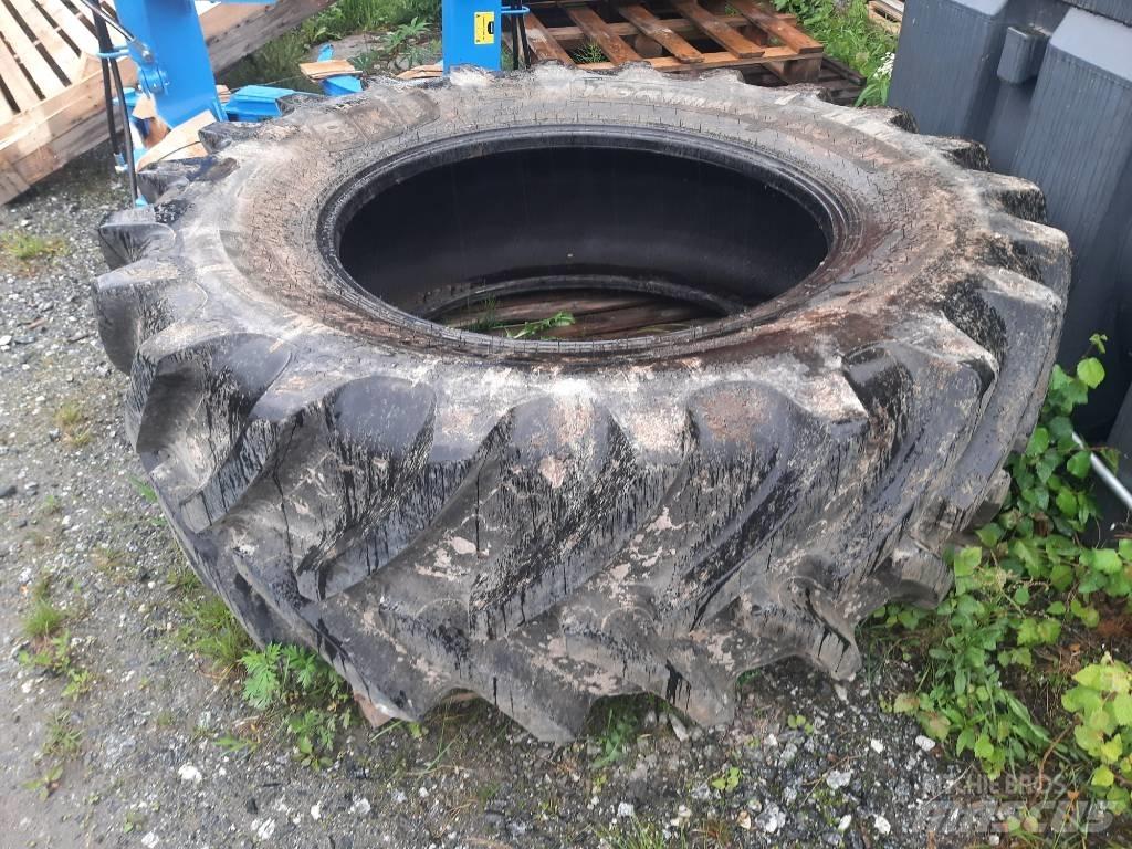 BKT 580/70R38 Pneumatiky, kolesá a ráfiky