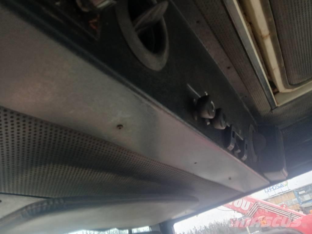 International 784 Traktory