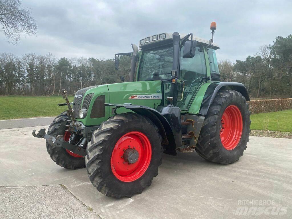 Fendt 716 Traktory