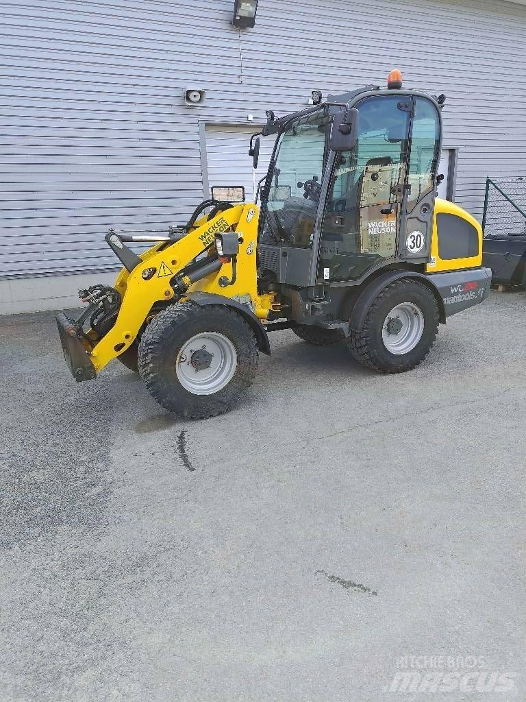 Wacker Neuson WL 38 Kolesové nakladače