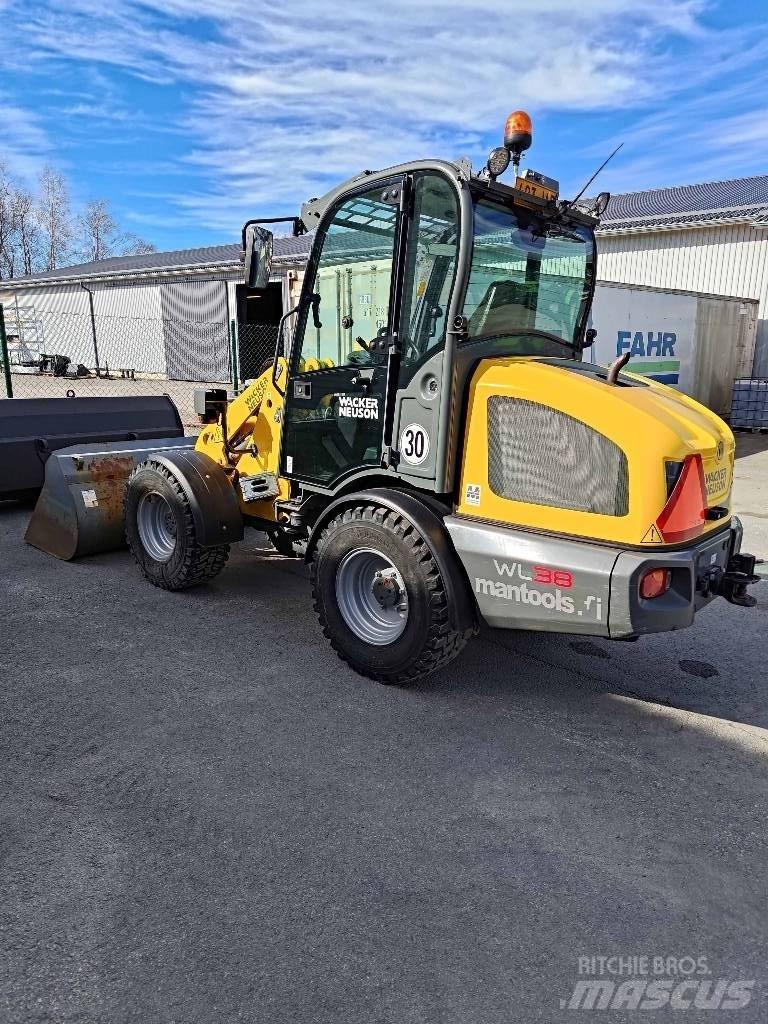 Wacker Neuson WL 38 Kolesové nakladače