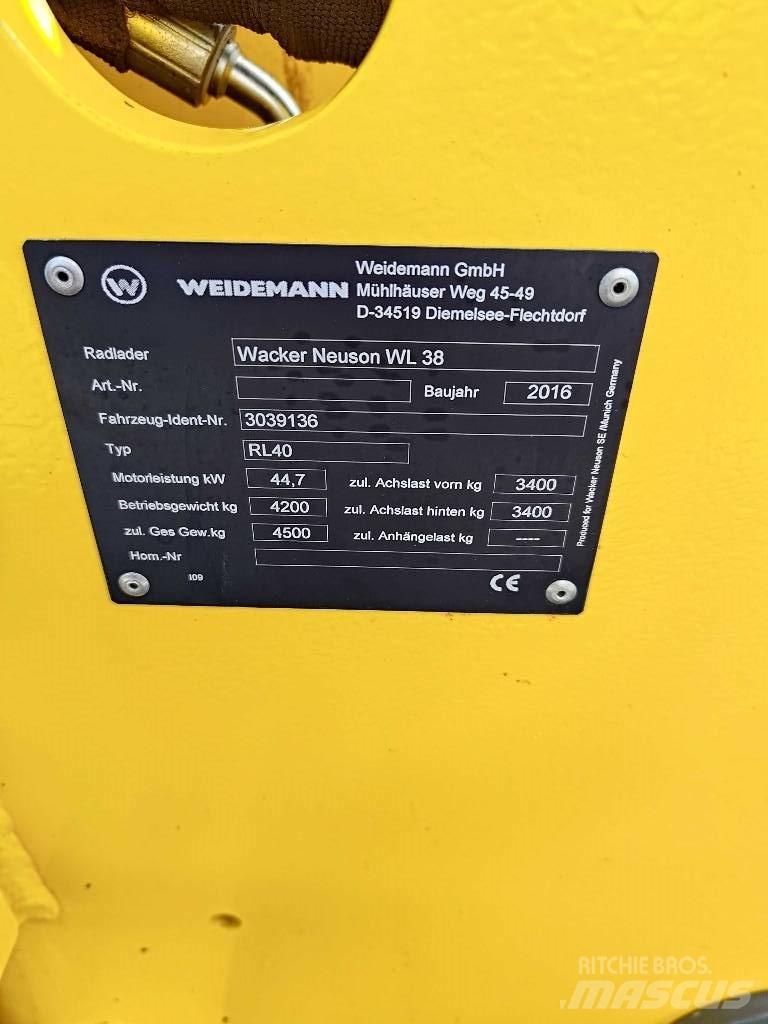 Wacker Neuson WL 38 Kolesové nakladače