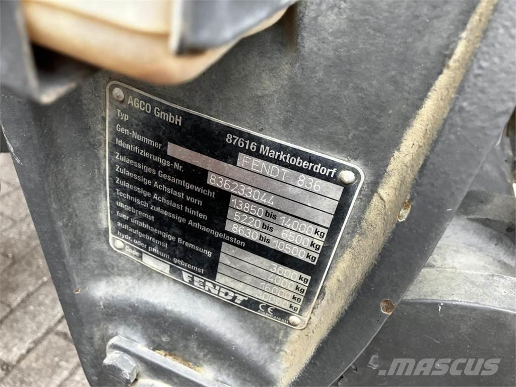 Fendt 828 Vario Traktory
