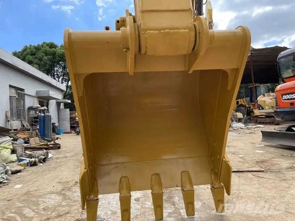 CAT 320C Pásové rýpadlá