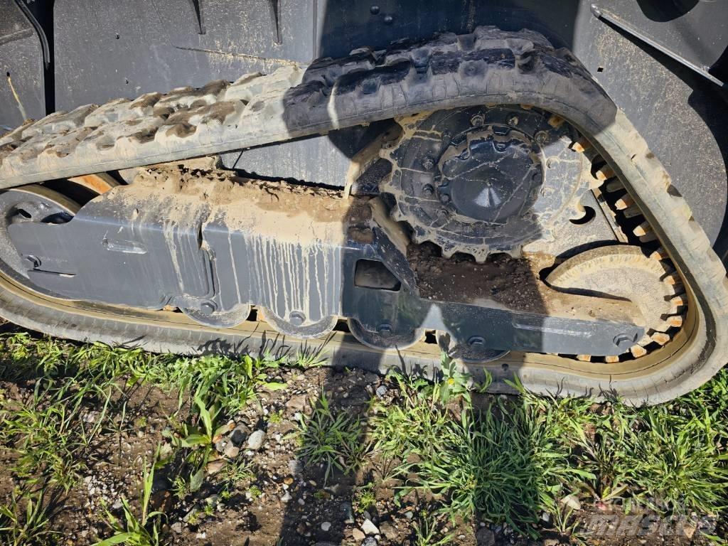 John Deere 317 G Šmykom riadené nakladače
