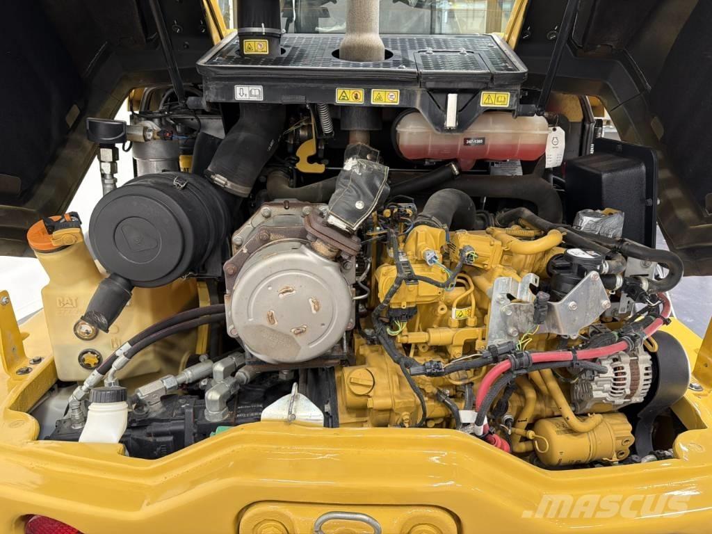 CAT 908M Kolesové nakladače