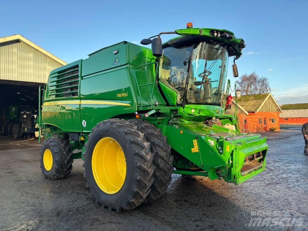 John Deere T670I 4WD Kombinované zberacie stroje