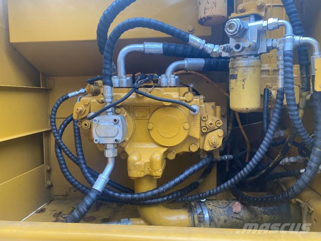 CAT 320 C L Pásové rýpadlá