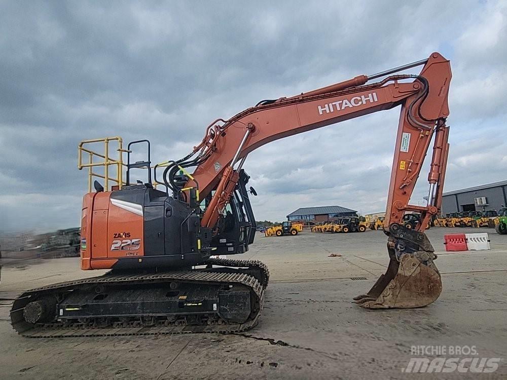 Hitachi ZX225USLC-7 Pásové rýpadlá