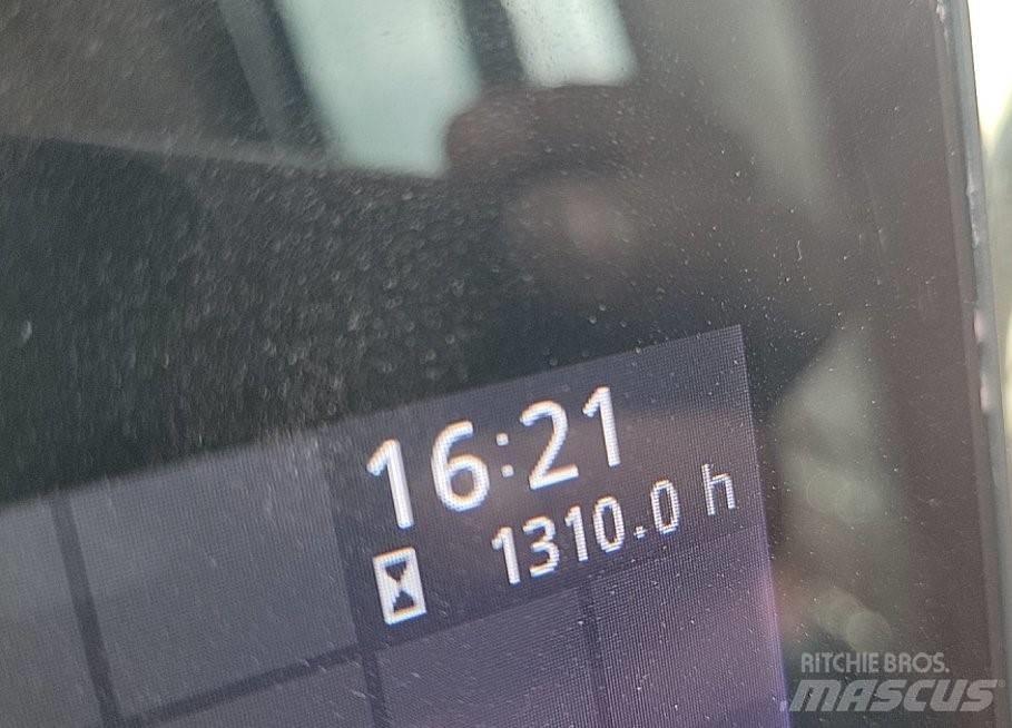 Hitachi ZX225USLC-7 Pásové rýpadlá