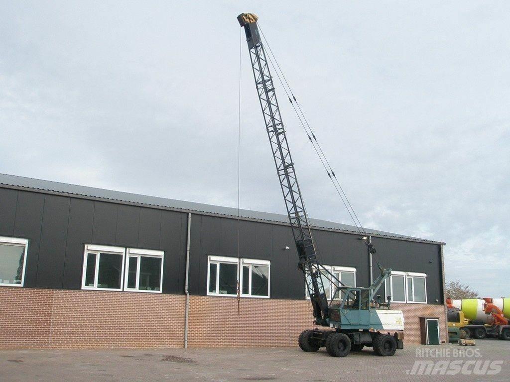 Sennebogen S611M Univerzálne terénne žeriavy