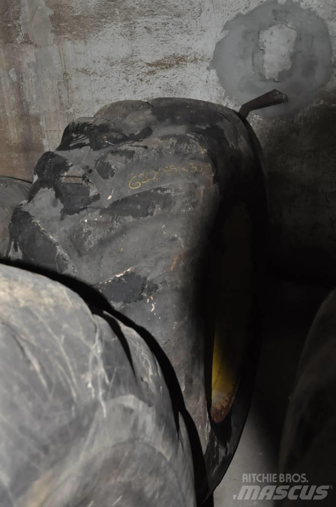 Nokian 620/55x30.5 Pneumatiky, kolesá a ráfiky
