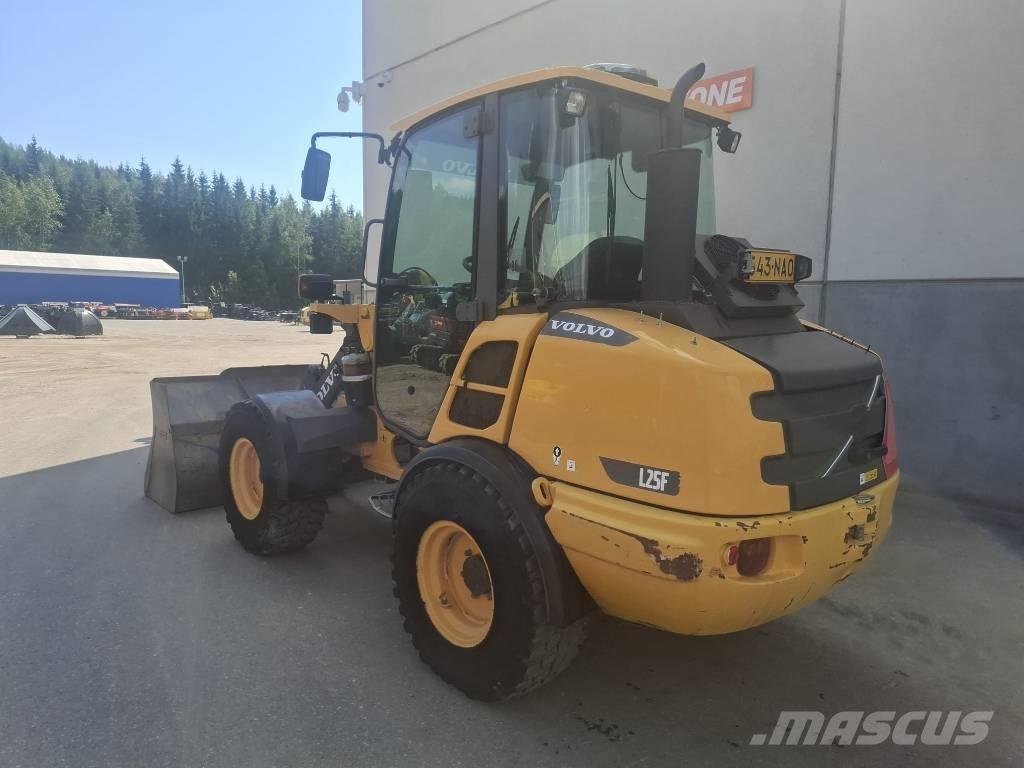 Volvo L 25 F-P Kolesové nakladače