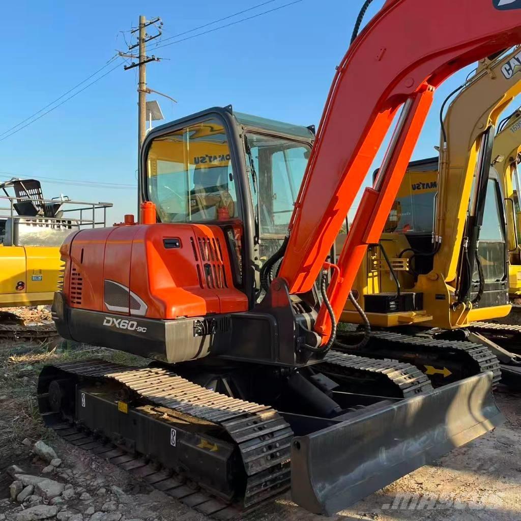 Doosan DX 60 Pásové rýpadlá