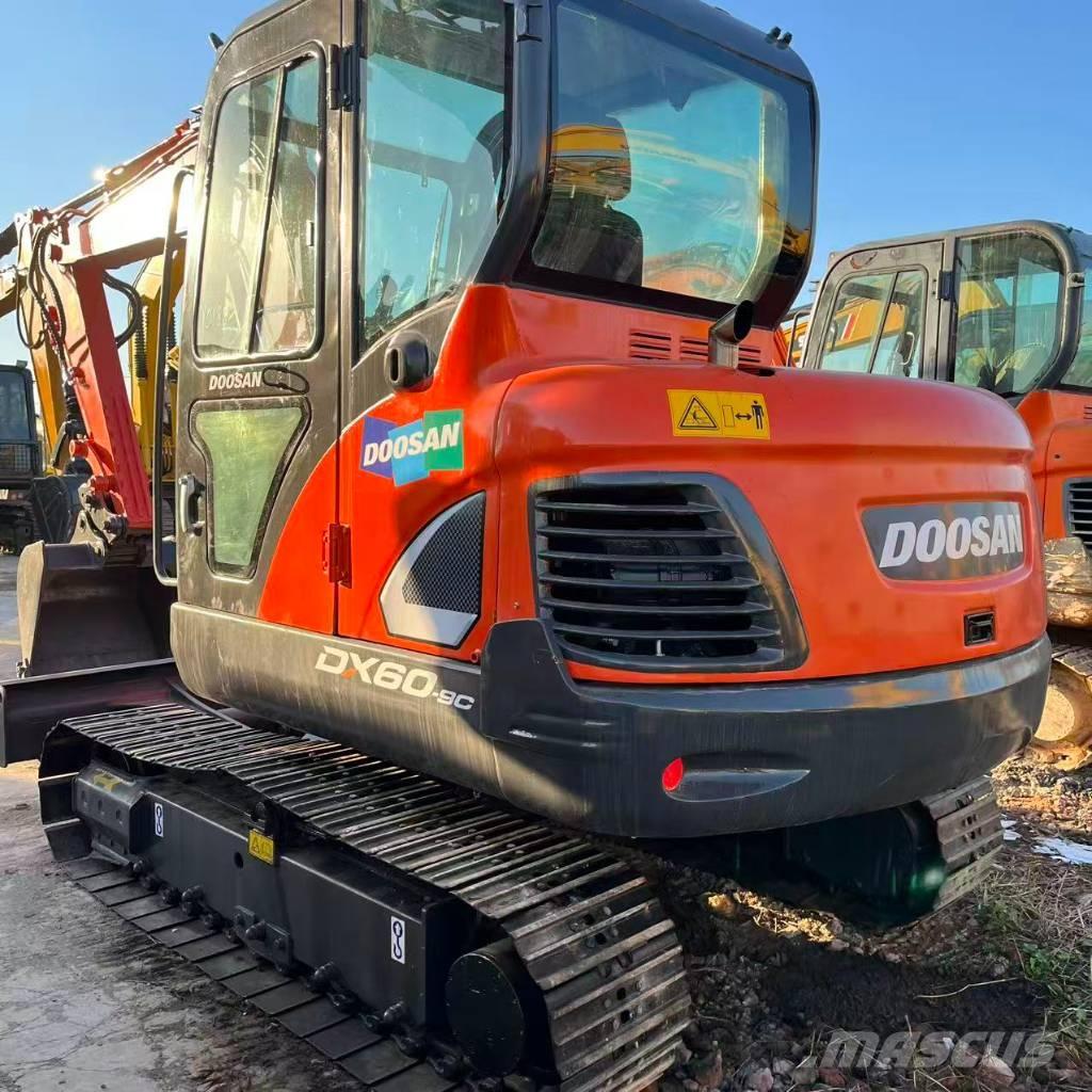 Doosan DX 60 Pásové rýpadlá