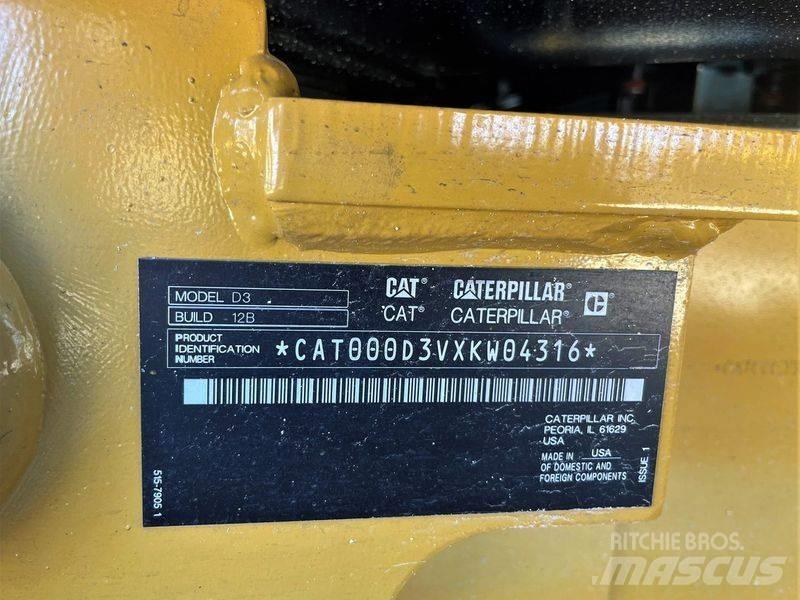 CAT D 3 Pásové dozéry
