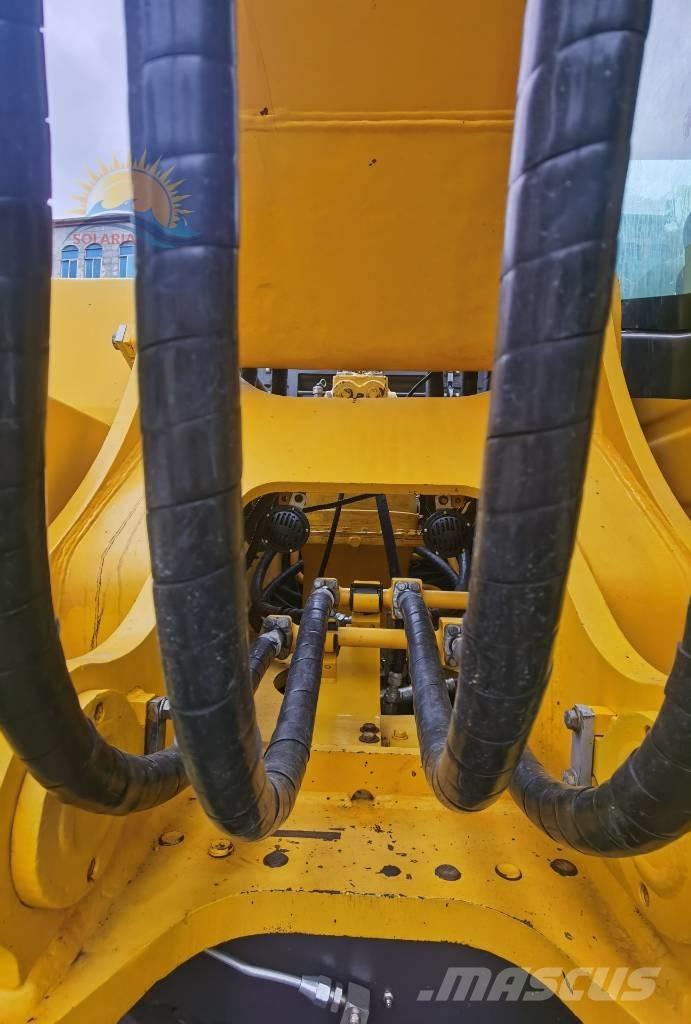 Komatsu PC 400-8 Pásové rýpadlá