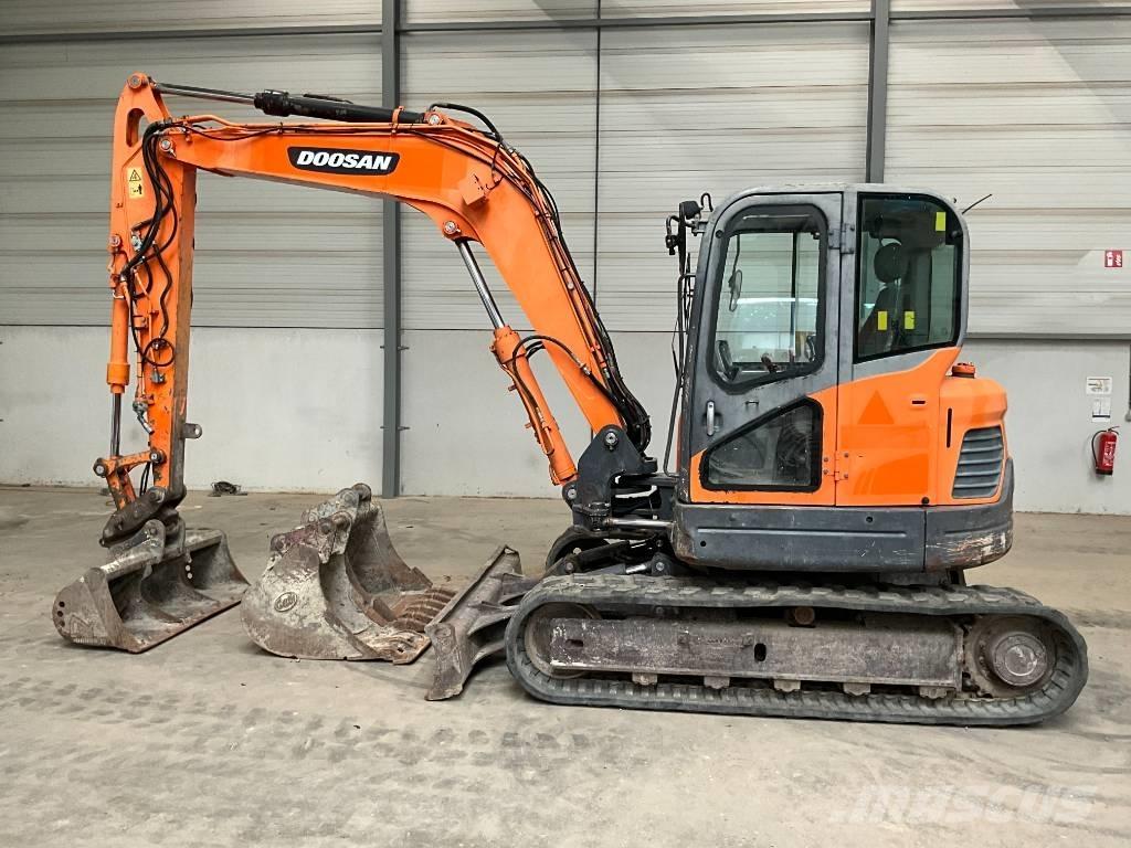 Doosan DX 80 R Midi rýpadlá 7 t - 12 t