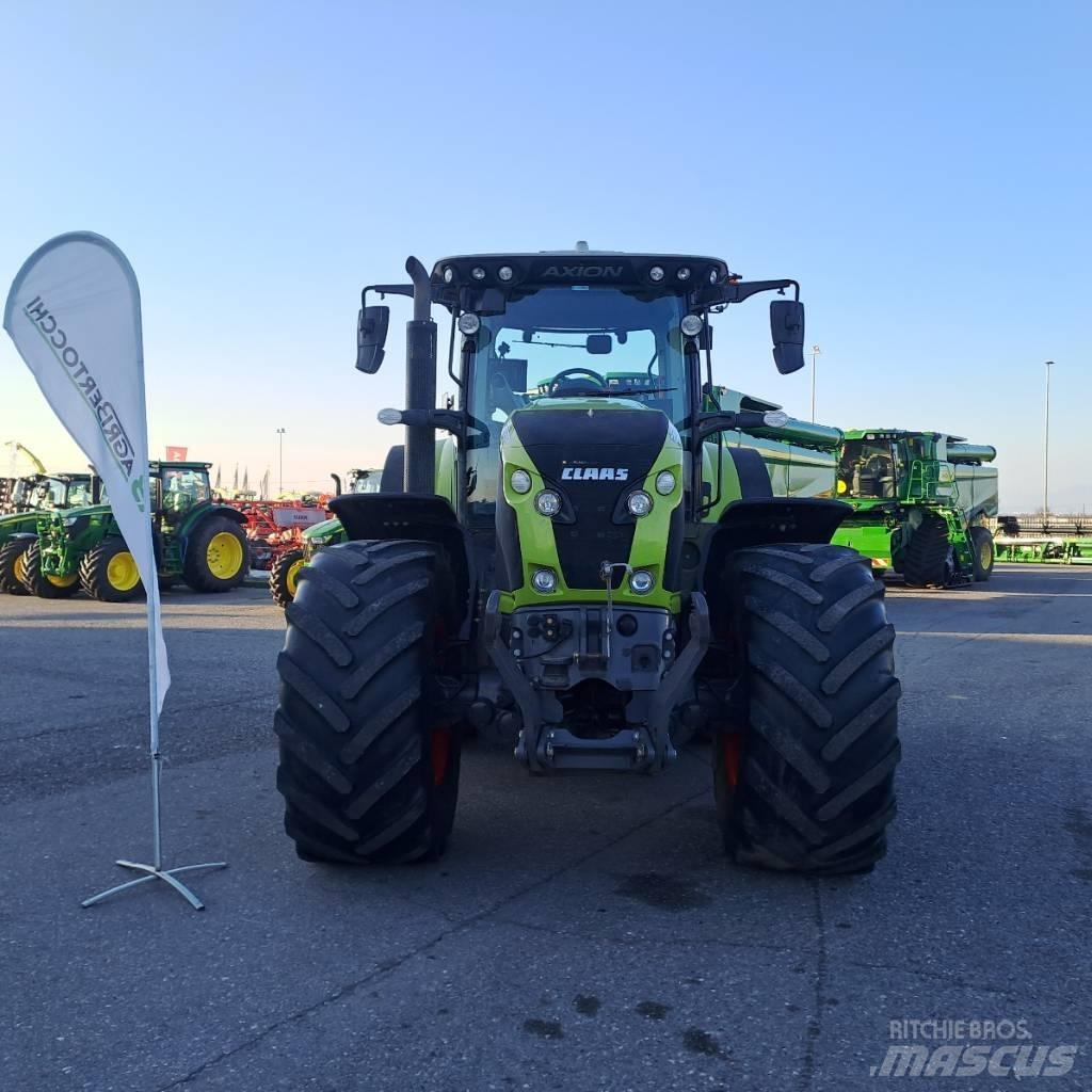 CLAAS Axion 830 Traktory