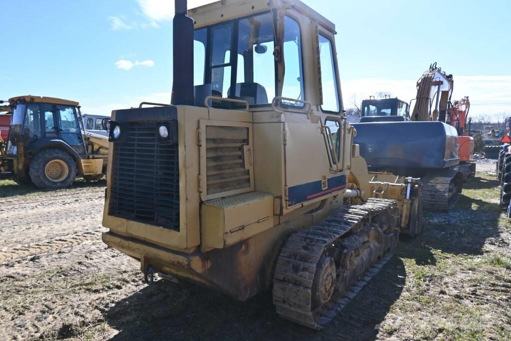 CAT 943 Pásové nakladače