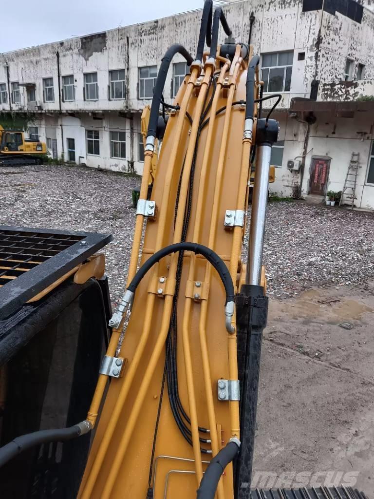 CAT 324 D L Pásové rýpadlá